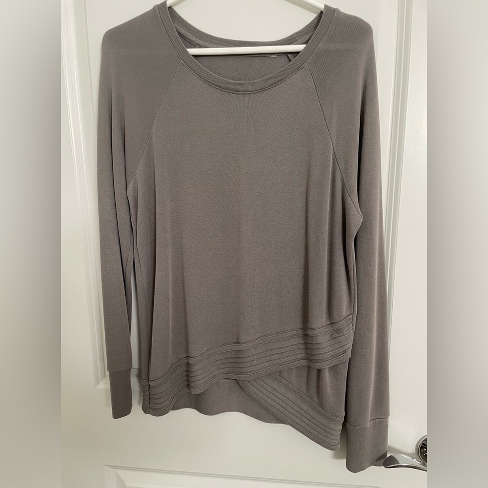 Athleta Serenity Criss Cross Sweatshirt Soft Gray Medium